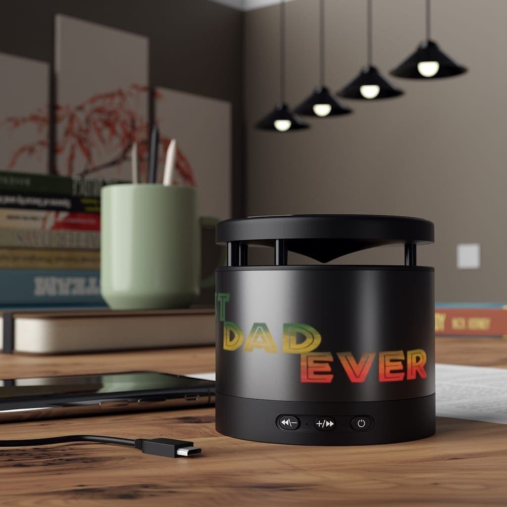 Best Dad Ever Metal Bluetooth Speaker and Wireless Charging Pad - Image 7